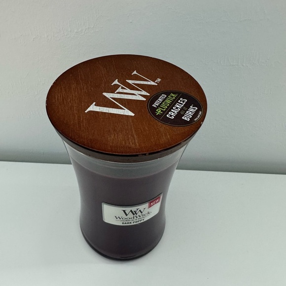 WoodWick Dark Poppy Candle - Rich Purple - Picture 2 of 6